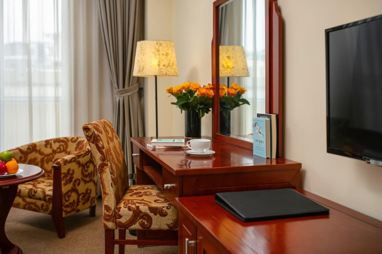 A25 Hotel - 705 Lac Long Quan ハノイ市 エクステリア 写真